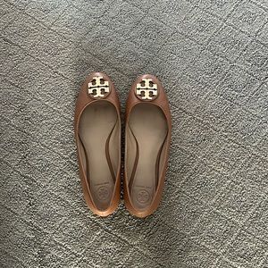 Tory Burch Reva flats in camel size 9